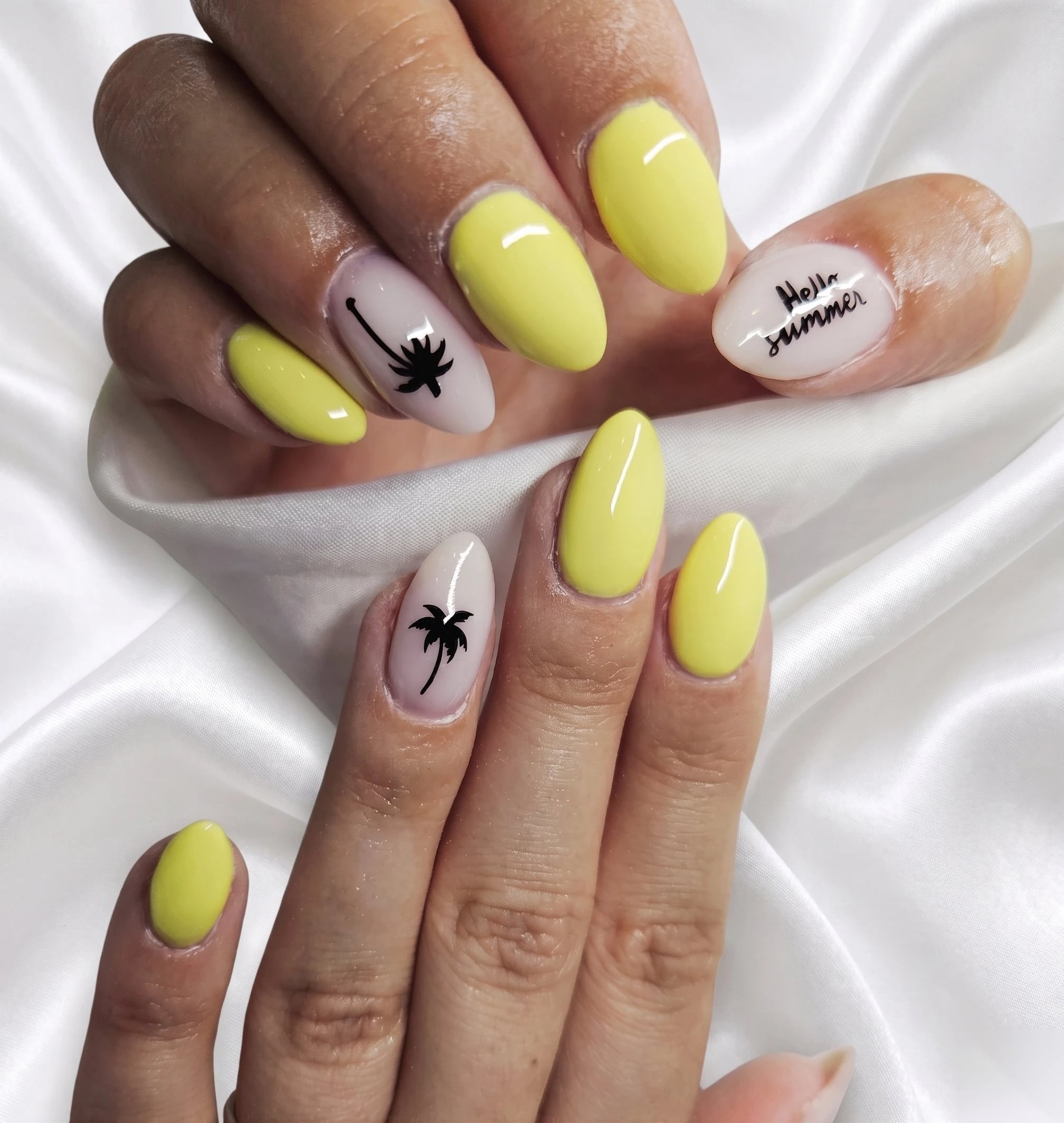 Zennail Studio nail design — simple base with delicate details
